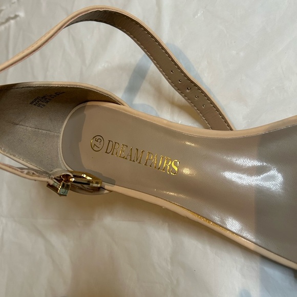 Dream Pairs wrap sandal, size 7.5. - Picture 4 of 5